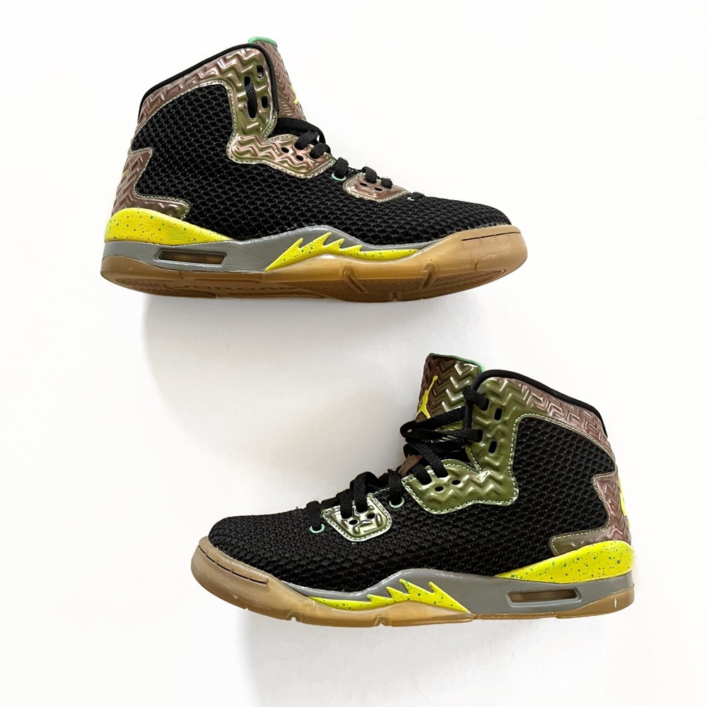 Jordan Spike Forty GS “Cyber Gamma Green”
Size 6Y